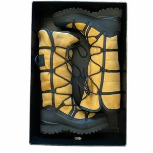 The North Face Cyros Sheepskin Winter Boots